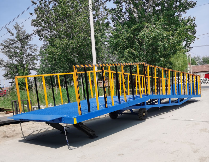 特殊定制移動式登車橋