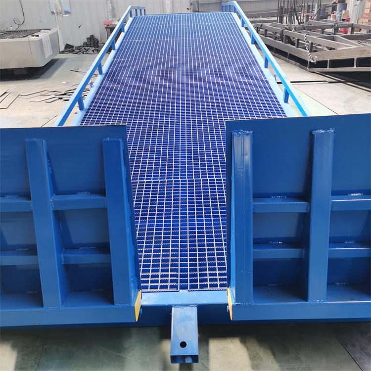 8噸10噸12噸鋸齒型鏤空鋼格柵移動式登車橋