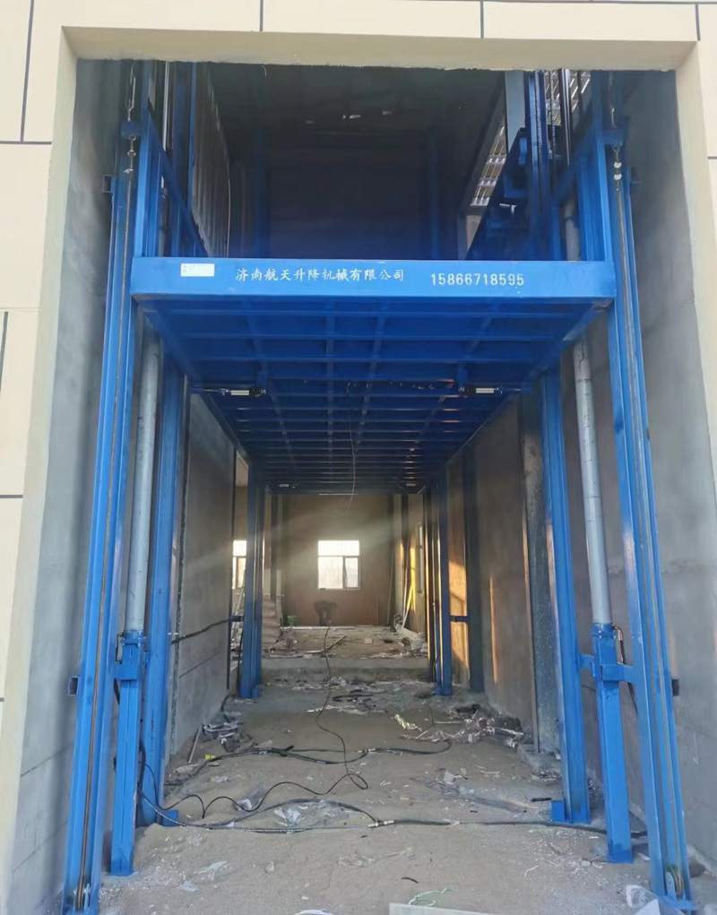 濟南12噸導軌式升降機