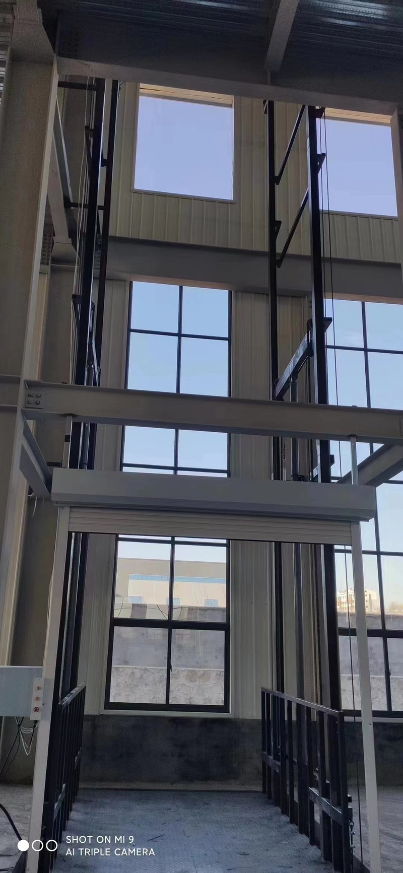 安丘導軌式升降機-車間運貨升降平臺